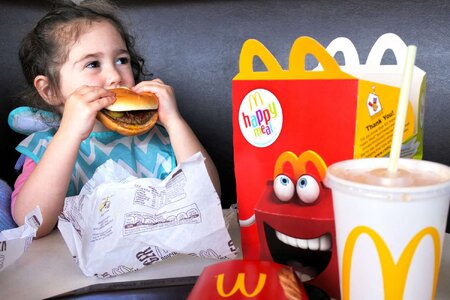 McDonalds-Moves-To-Sustainable-Happy-Meals-FT-BLOG0921-01440ad9120d4bd2a6118a6b5c045f78.jpg